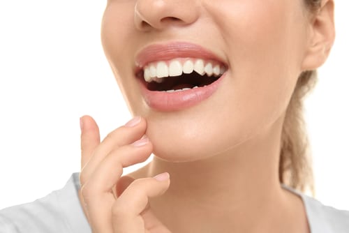 Smile Makeover por el Dr. John Hopkins, su dentista de confianza Gulfport