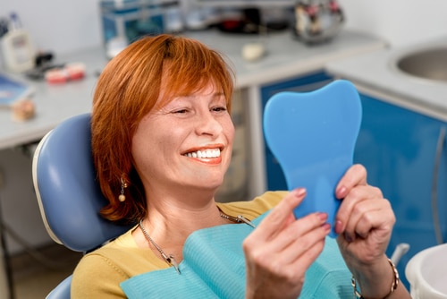 Implantes Dentales Asequibles en Gulfport, MS | John Hopkins, DDS