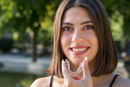 Invisalign vs. Brackets en Gulfport, MS | Reserve una consulta gratuita